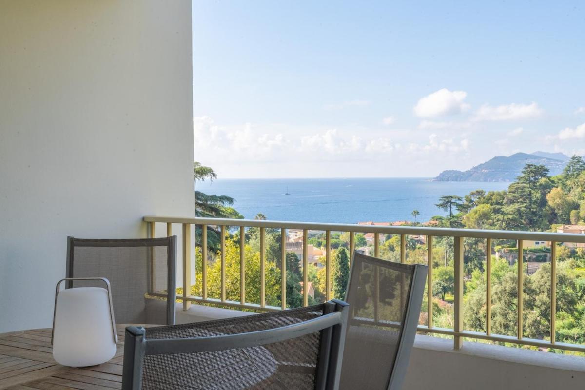 Riviera Escape - Sea View, Pool & Tennis Apartment