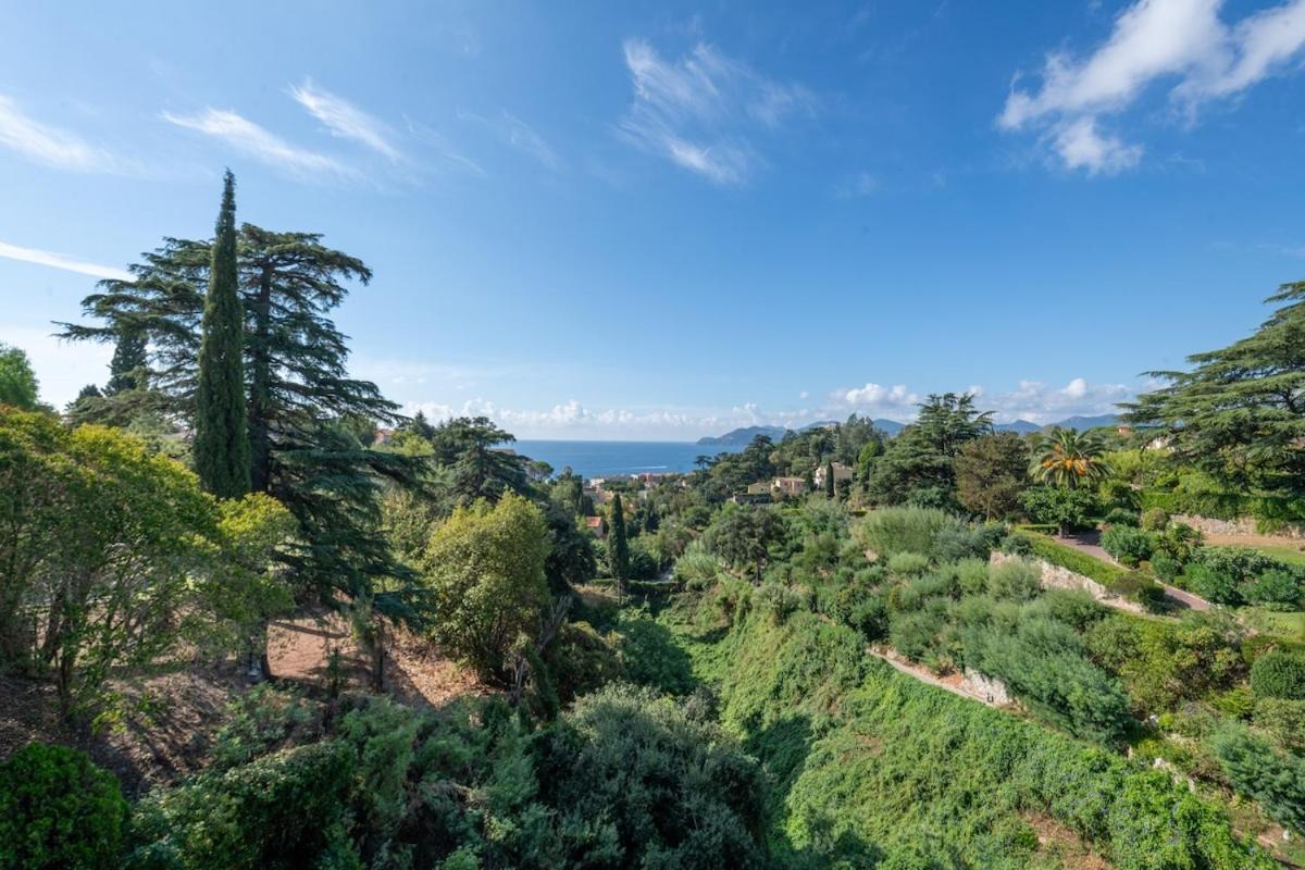 Riviera Escape - Sea View, Pool & Tennis Apartment