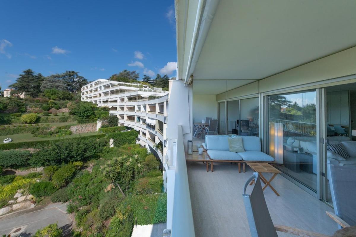 Apartment Riviera Escape - Sea View, Pool & Tennis